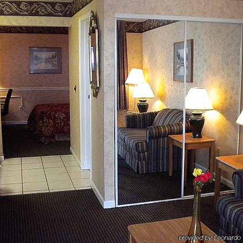 First Heritage Inn Rantoul Zimmer foto